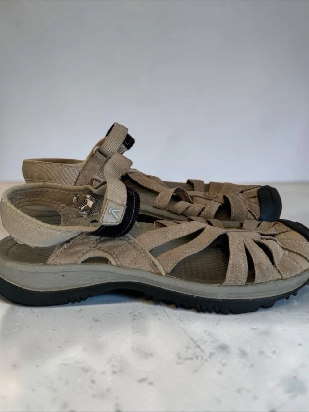 KEEN Rose Sandal Womens Size 8 Taupe Tan Suede Strappy Outdoor Hiking Comfort